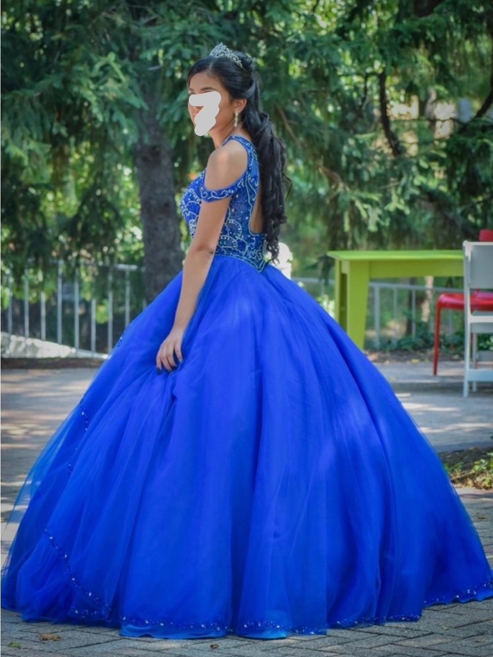 Royal blue quinceañera dress + matching bouquets